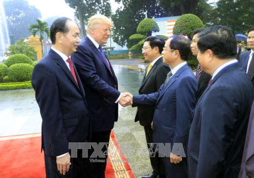 Hình ảnh Lễ đón Tổng thống Hợp chúng quốc Hoa Kỳ Donald Trump thăm Việt Nam ảnh 7